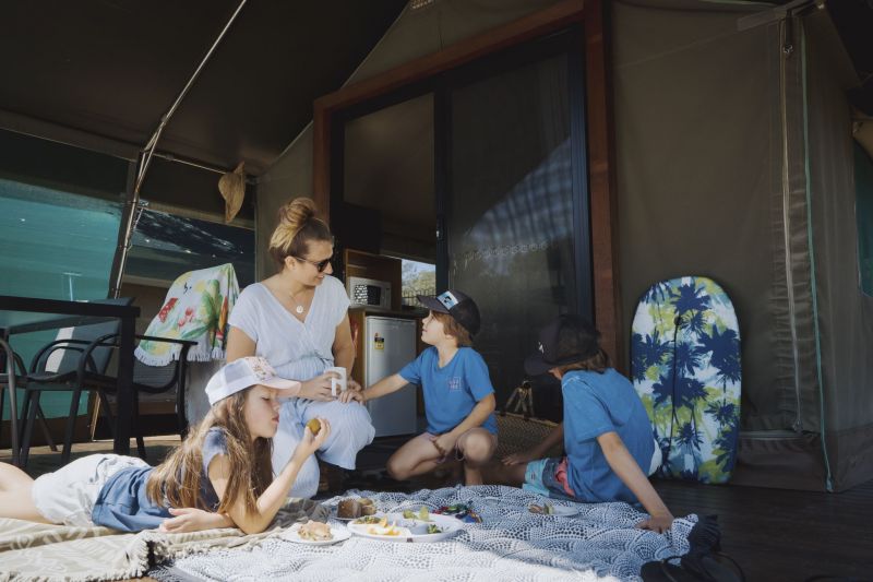 Surfari Tent with Talent